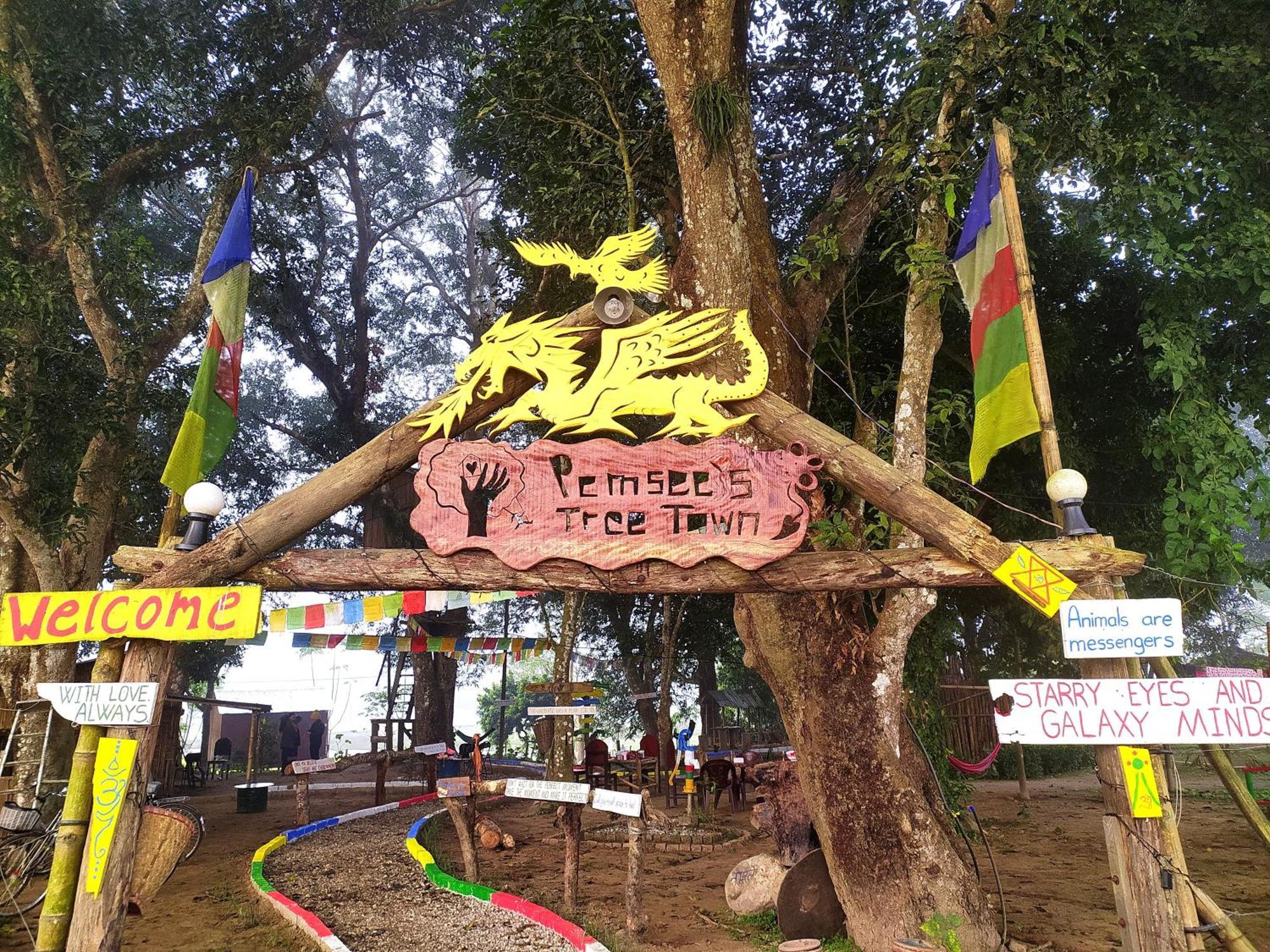 Pemsee'S Tree Town Sauraha Extérieur photo